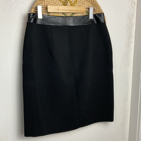 White House Black. Sz:6 Black Skirt Gold Buttons - Picture 2 of 7